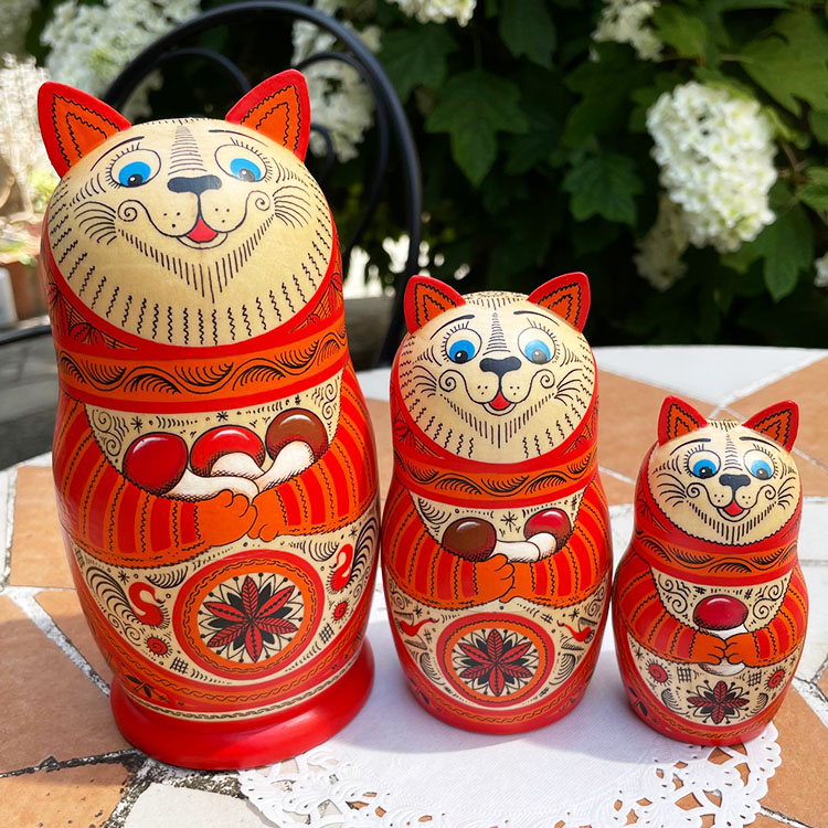 ロシア雑貨店マリンカ メゼーニ塗り 猫マトリョーシカ Ark126 ロシア雑貨店マリンカ メゼーニ塗り 猫マトリョーシカ Ark126