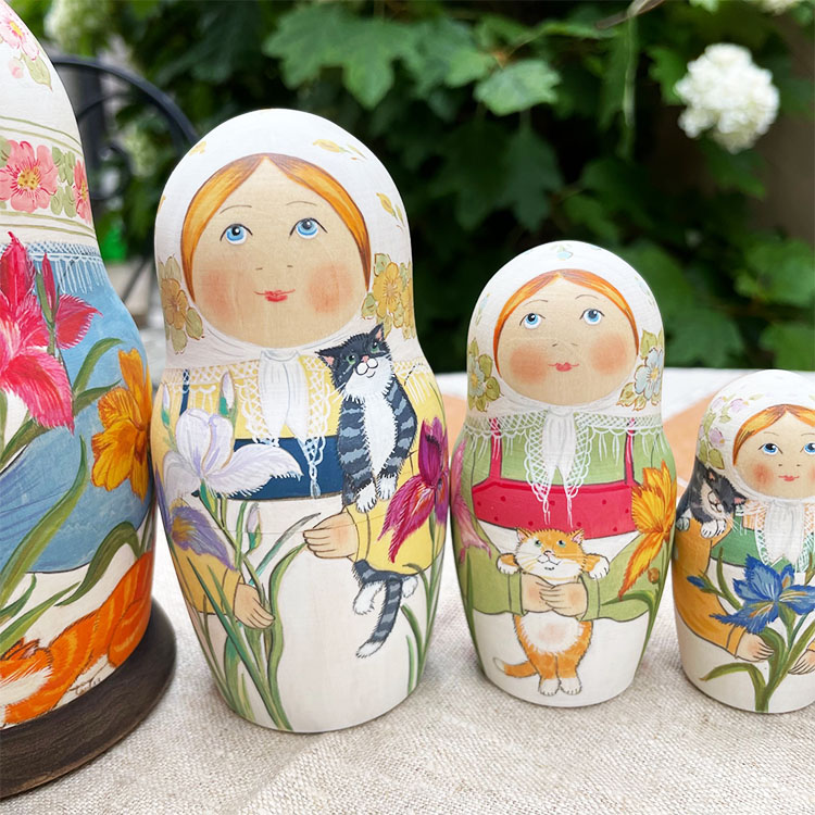 ロシア雑貨☆ウィンター マトリョーシカ(5P)H14cm ボボワ作 雪娘