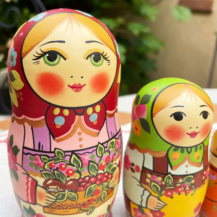 ロシア雑貨店マリンカ ナジェジダ イワンツォワ作 マトリョーシカ Na072